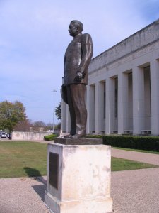 Bob Thornton statue